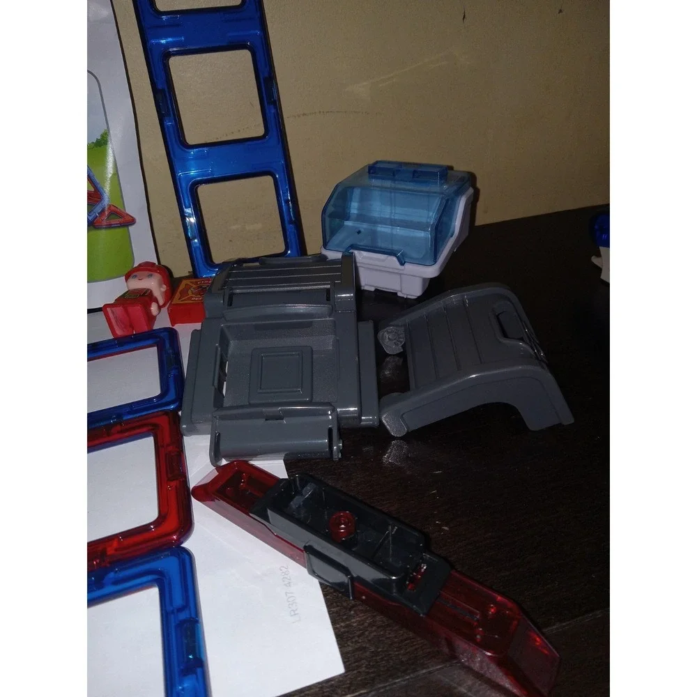 MAGFORMERS‎ ~ MAGNETIC BUILDING TILES - SQUARES TRIANGLES ++ Stem Learning